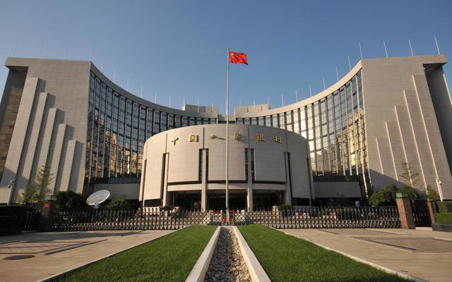 央行行长易纲：上海可在人民币自由兑换等方面先行先试